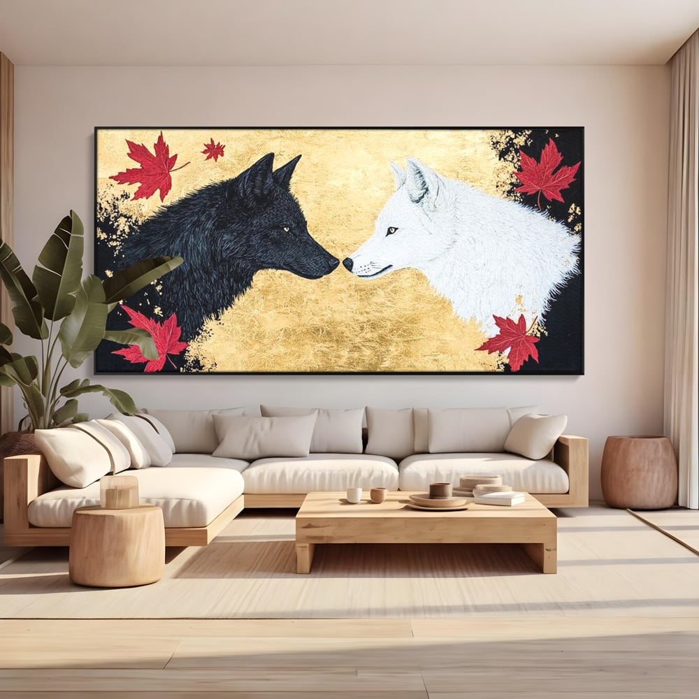 Tablou canvas cu tablou canvas cu doi lupi si frunze de artar, in rama de aluminiu negru, pe perete intr-un living